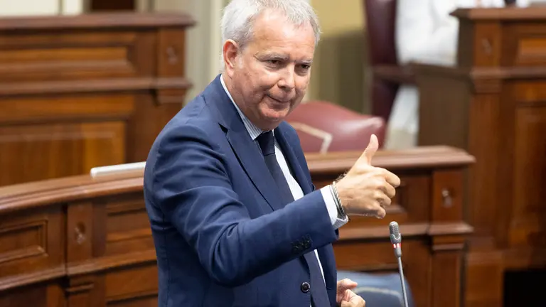 Sebastián Franquis, en el Parlamento de Canarias.