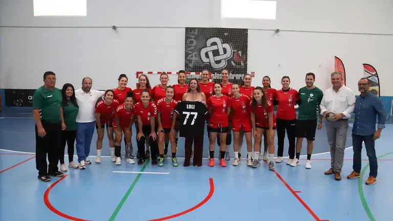 Visita al equipo balonmano femenino CICAR Lanzarote