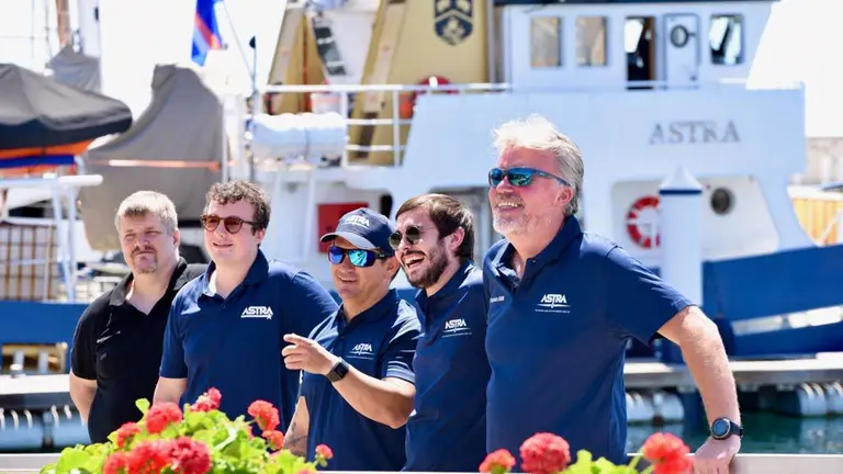 Tripulación del MV Astra