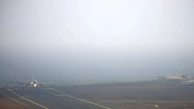 Momento del aterrizaje del avión de Condor (Lanzarotewebcam)