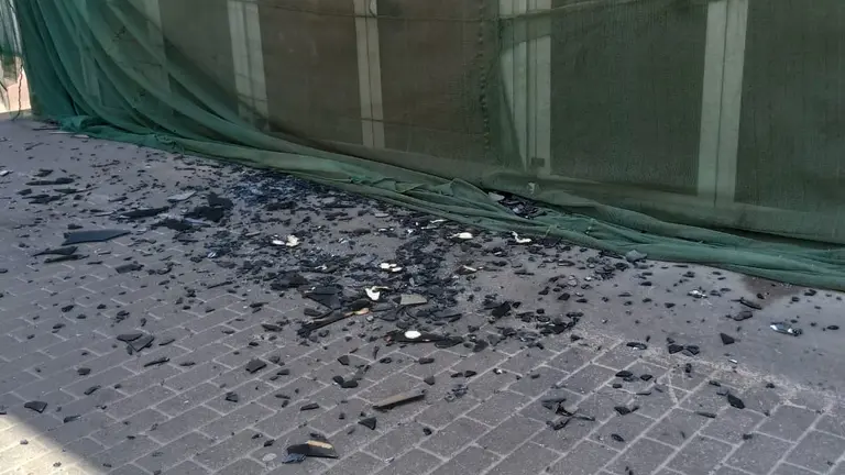 Cristales caídos en el Pabellón de Arrecife