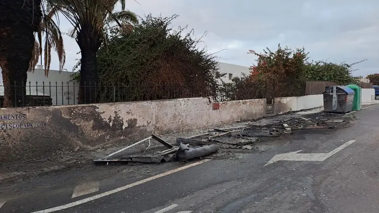 Incendio de contenedores en Puerto del Carmen