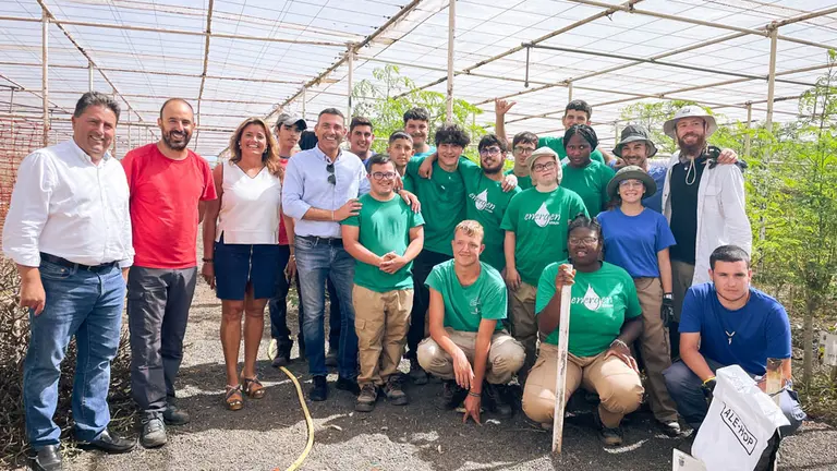 Visita del alcalde de Teguise al ciclo agroecológico en el Complejo