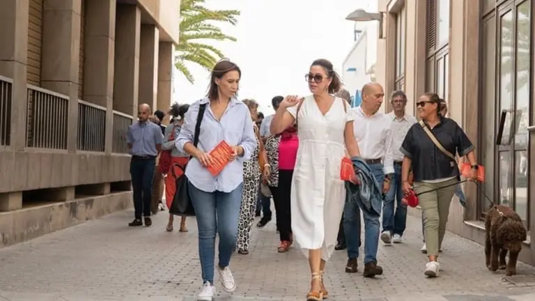 La secretaria de Organización del PSOE de Canarias, Nira Fierro y Dolores Corujo<br />
