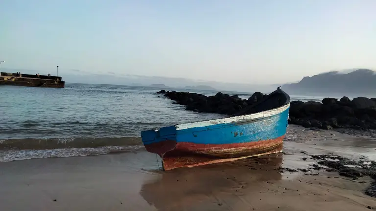 Patera en Lanzarote. Foto: Archivo.