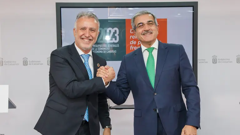 El presidente de Canarias, Ángel Víctor Torres y el vicepresidente y consejero de Hacienda, Román Rodríguez