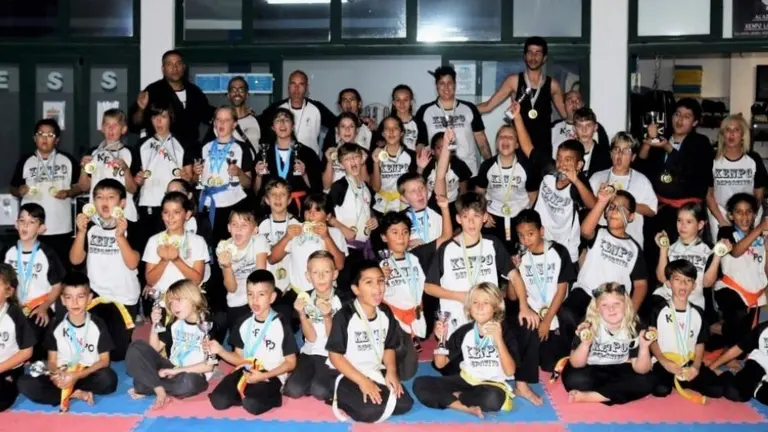 Deportistas de kenpo en Playa Blanca
