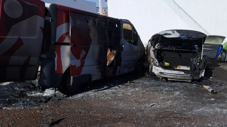 Estado en el que quedaron los vehículos afectados por el fuego