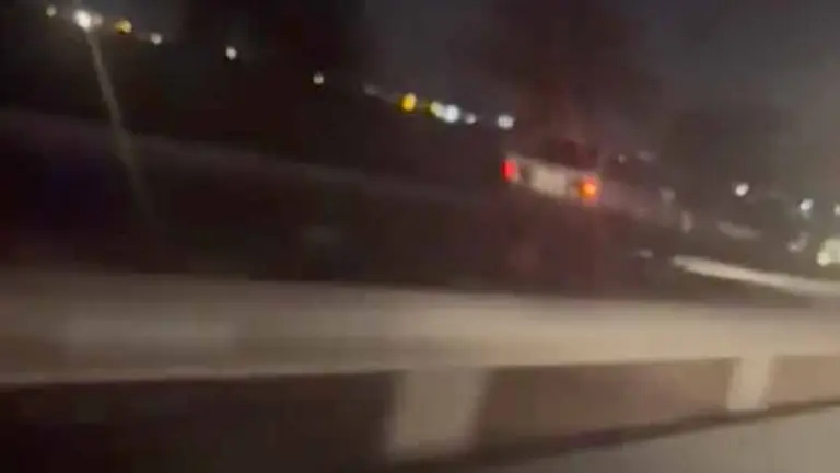 Coche en dirección contraria