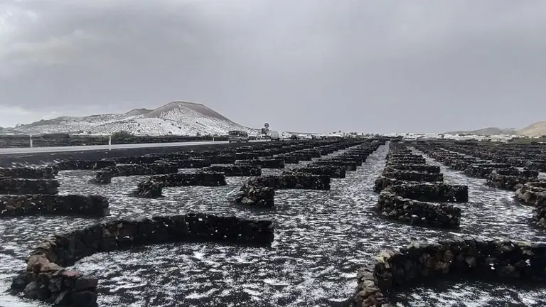 <p>&nbsp;</p>

<p>Granizada en Lanzarote</p>
