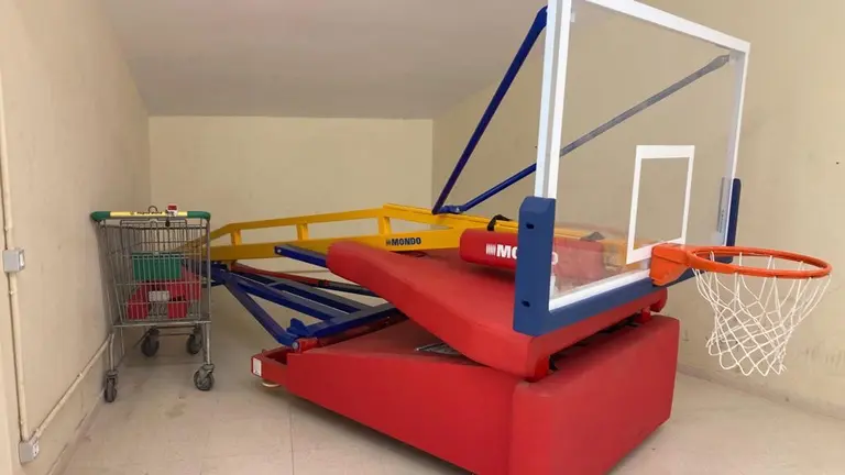 Canasta sin utilizar en Tías