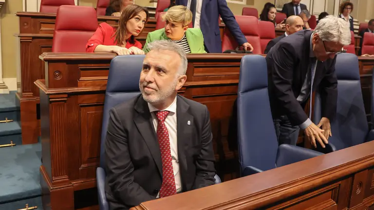 Ángel Víctor Torres en el Parlamento