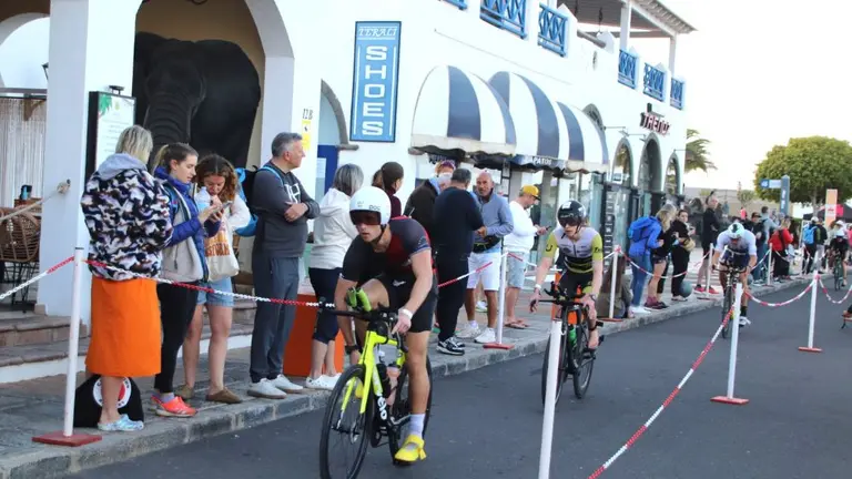 <p>Un momento del&nbsp; IRONMAN 70.3 Lanzarote</p>
