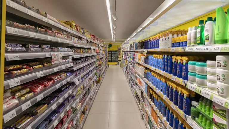 Tiene 160 metros cuadrados de sala de ventas