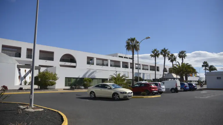 Exteriores del Hospital Universitario Dr. José Molina Orosa