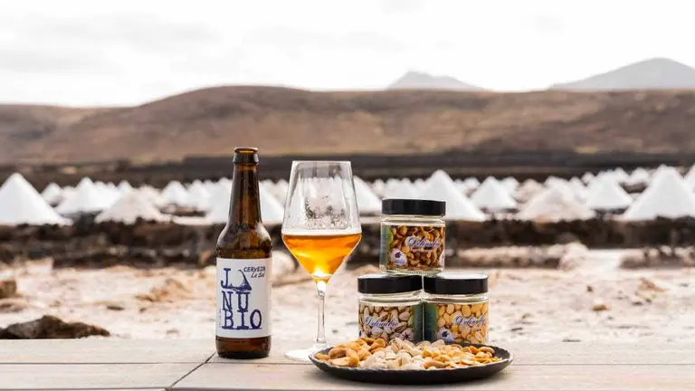 Salinas de Janubio lanza su cerveza “La Sal”