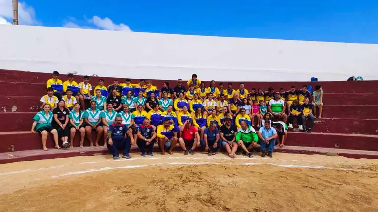 Equipo lucha en La Graciosa