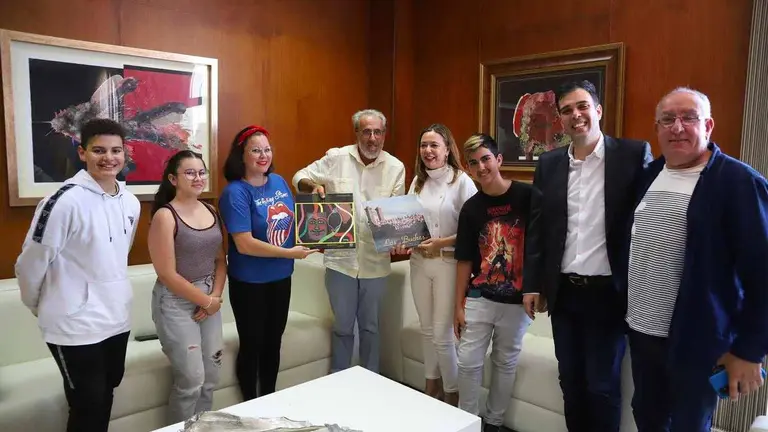 El Cabildo felicita a la parranda los Buches