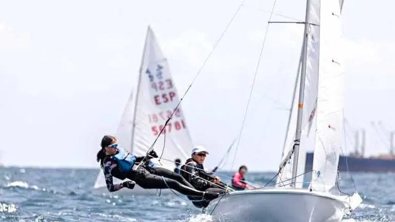Ariane Muñoz, representada en Mundial y Europeo de Vela