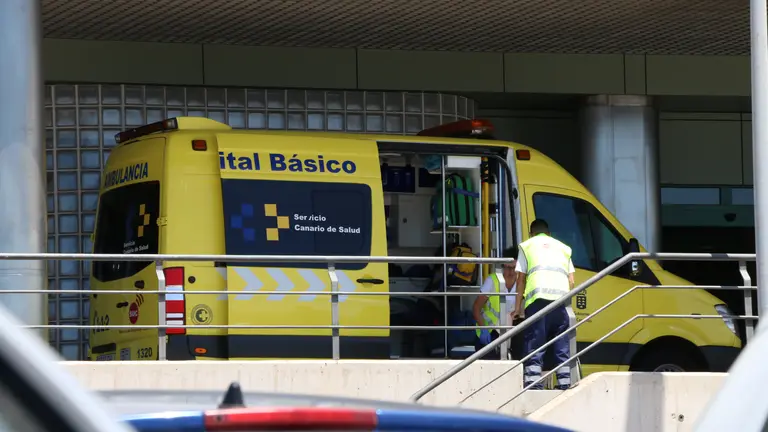 Ambulancia. Urgencias Hospital Molina Orosa.