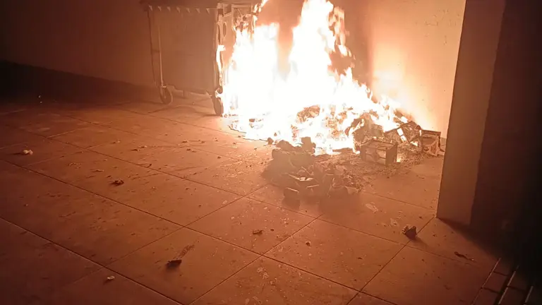 Incendio contenedor.