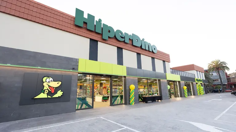 Fachada de la tienda HiperDino Santa Brígida, en Gran Canaria.