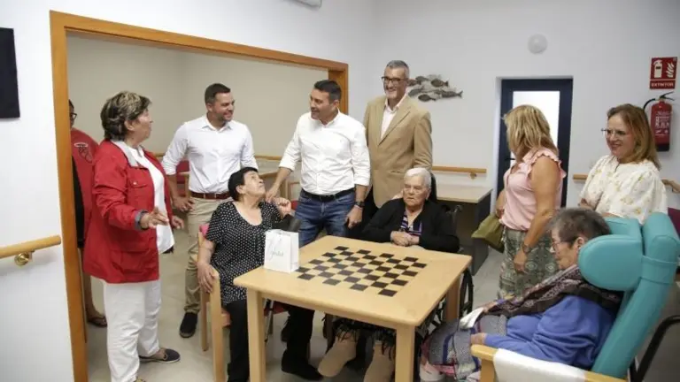 Falsa inauguración de Oswaldo Betancort en La Graciosa.