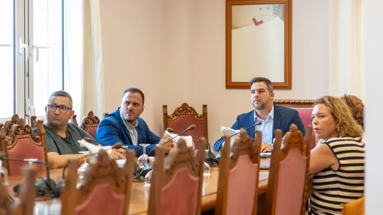 El vicepresidente del Cabildo en la reunión con los ayuntamientos.