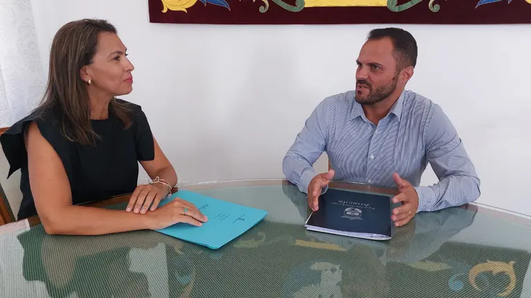 Yonathan de León y Maite Corujo.