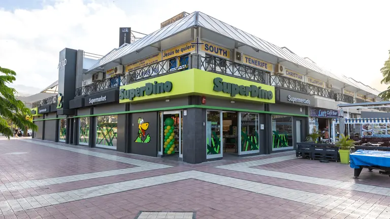 Fachada de SuperDino Apolo I.