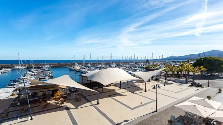 Plaza de Puerto Calero.