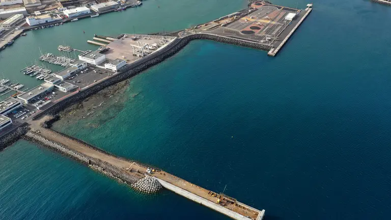 Ampliación muelle de Naos.