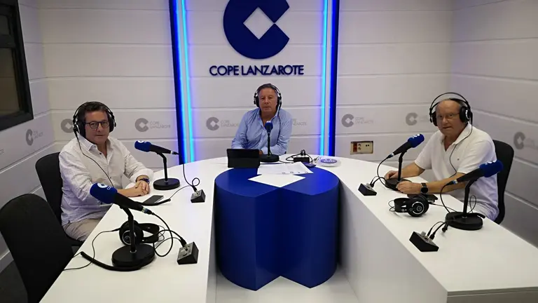 Fernando Núñez, Jaime Puig y Luis León en ek programa Herrera en COPE Lanzarote.