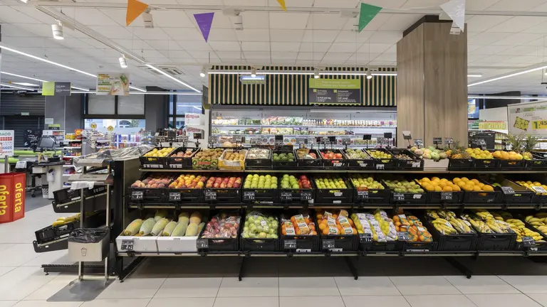 HiperDino ha invertido casi un millón de euros en esta reforma integral.