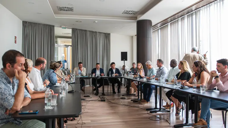 Mesa de Destino Inteligente del Cabildo con los alcaldes de Lanzarote.