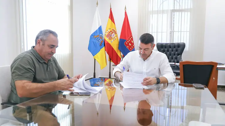 Firma del Convenio Cabido-CACT para Saborea Lanzarote.