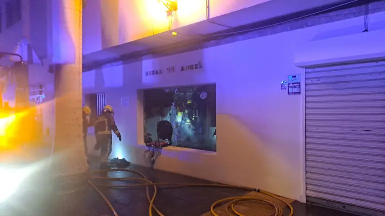 Bomberos en acción.