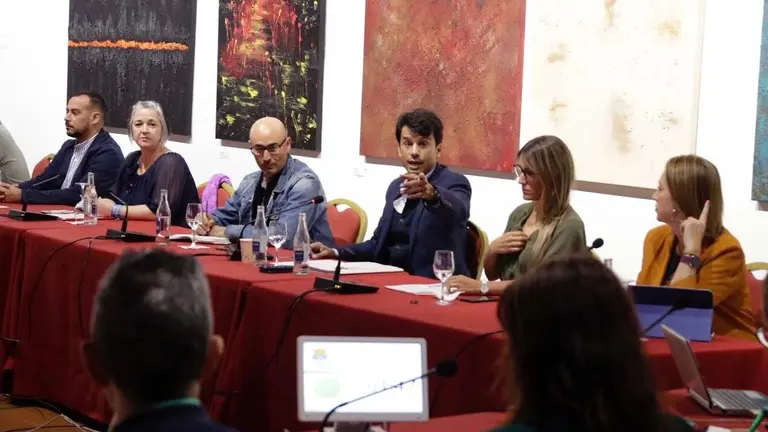 El portavoz del PSOE, Marcos Bergaz, durante un Pleno en Teguise.