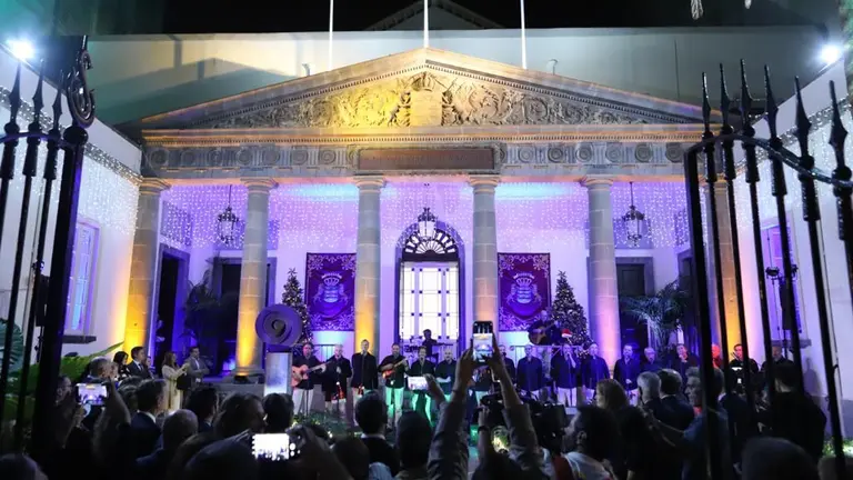 Inauguración del Belén y encendido de la iluminación navideña en el Parlamento de Canarias 2023.
