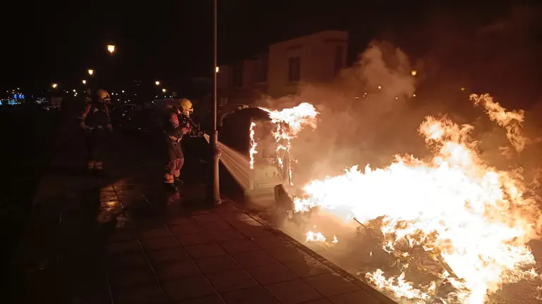 Bomberos en acción.