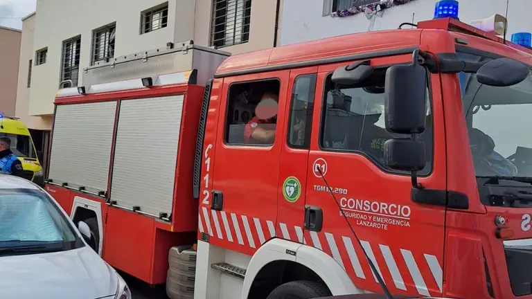 Los bomberos en el lugar del incendio