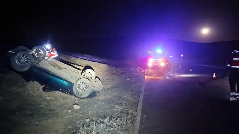 Vehículo volcado en Costa Teguise.