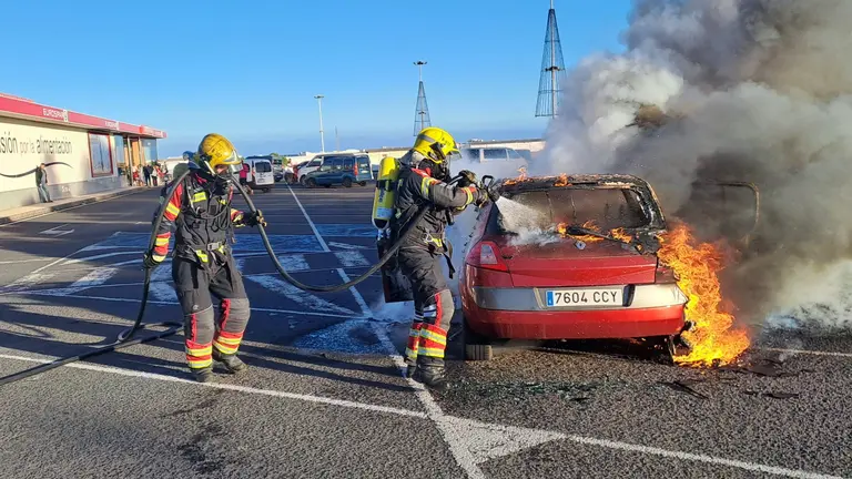 Incendio de vehículo.