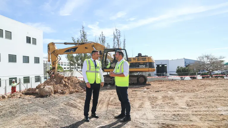 Visita obras parking hospital.