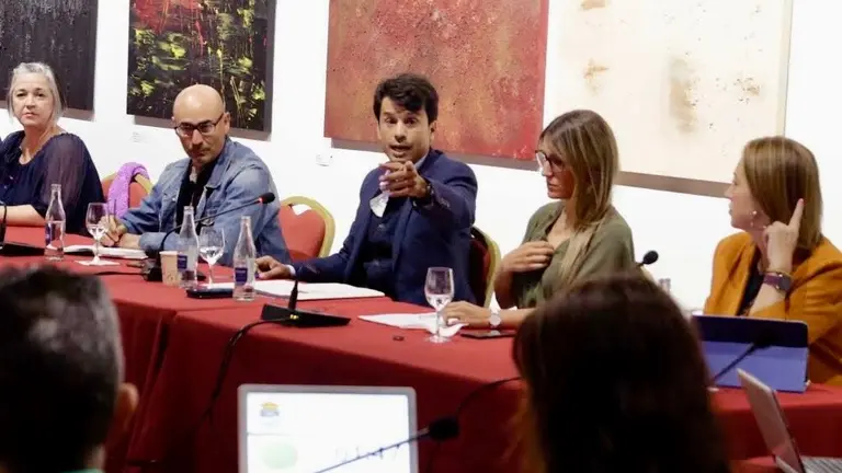 Marcos Bergaz junto al grupo municipal PSOE Teguise.