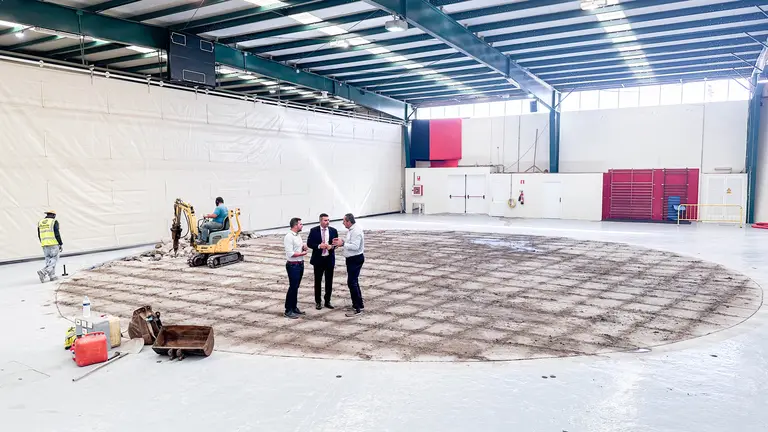 Visita comienzo de la obra del terrero de lucha.