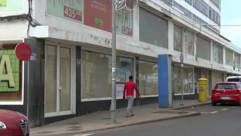 Comerciante hablando del "coworking".