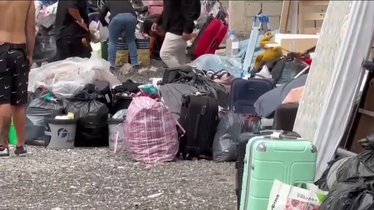 Desalojo en Playa Blanca.