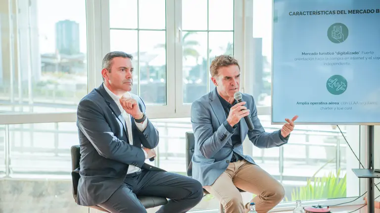 Oswaldo Betancort y Héctor Fernández.