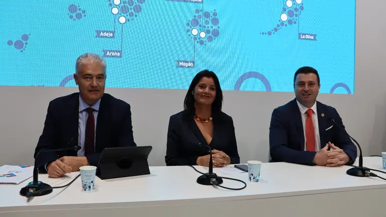 Alcalde de Tías, José Juan Cruz, alcaldesa de Teguise y alcalde de Yaiza.